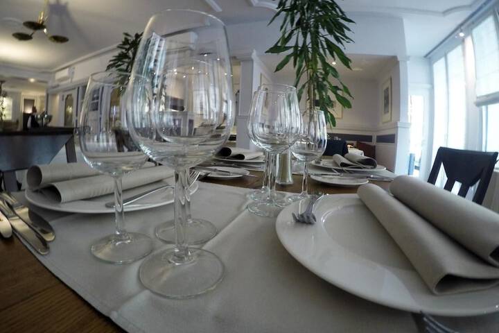 Dining 36 of 47