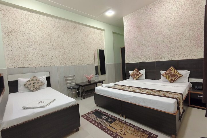 Room 52 of 76