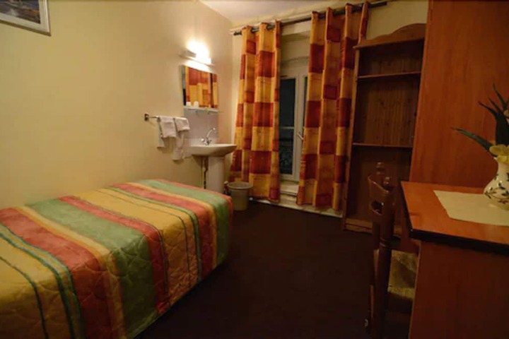 Room 49 of 70