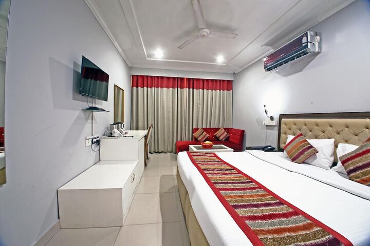 Room 12 of 42