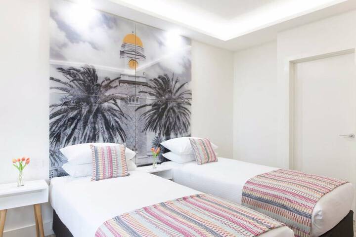 Room 5 of 20