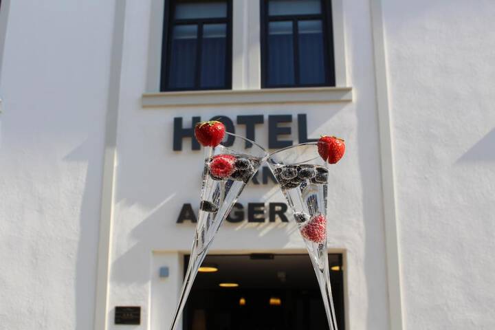 Hotel 43 of 44