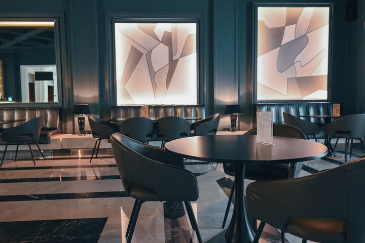 Lounge 69 of 92