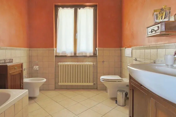 Room 7 of 14