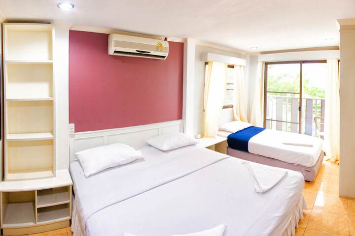 Room 9 of 22