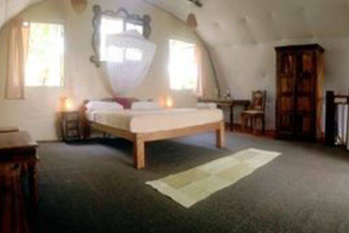 Room 25 of 42