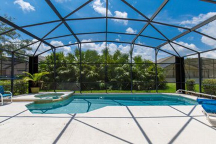 Pool 96 of 272