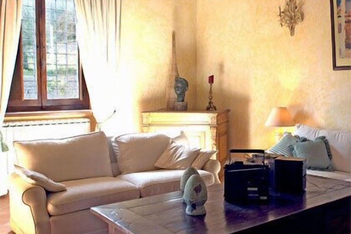 Room 47 of 92