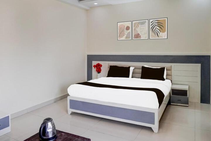 Hotel near Delhi airport