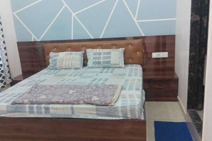 Room 16 of 40
