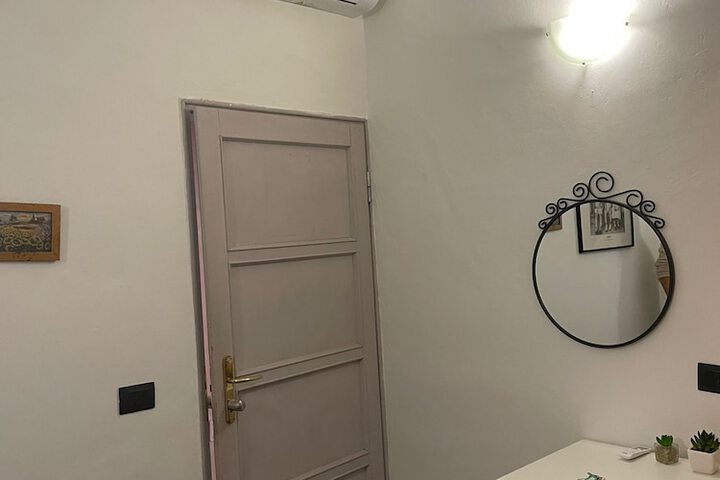 Room 10 of 15