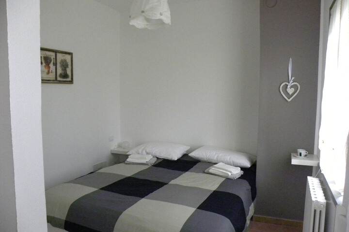 Room 4 of 40