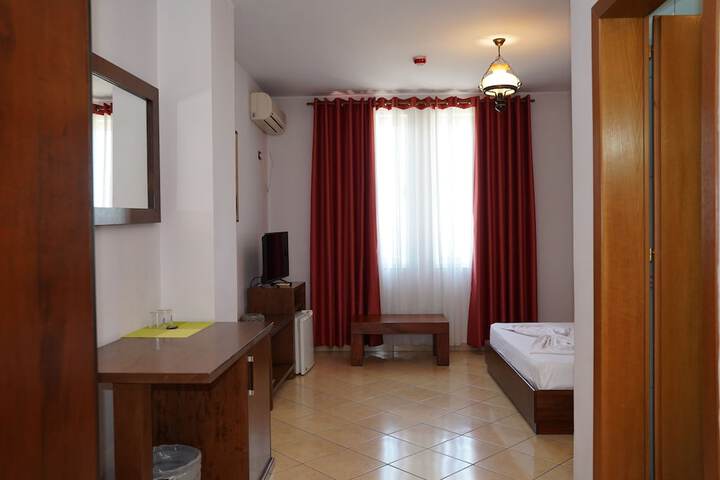 Room 11 of 22