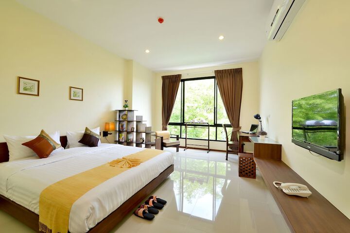 Room 5 of 72