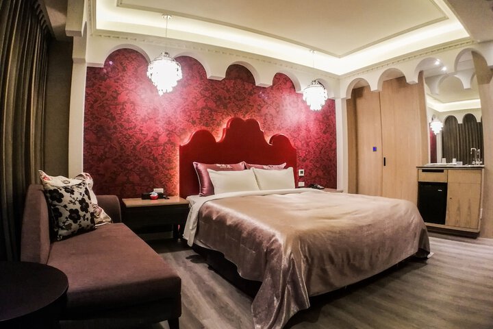 Room 25 of 37