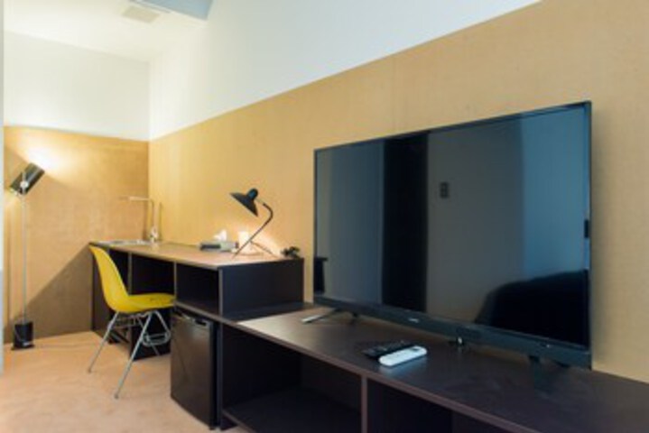 Room 196 of 214