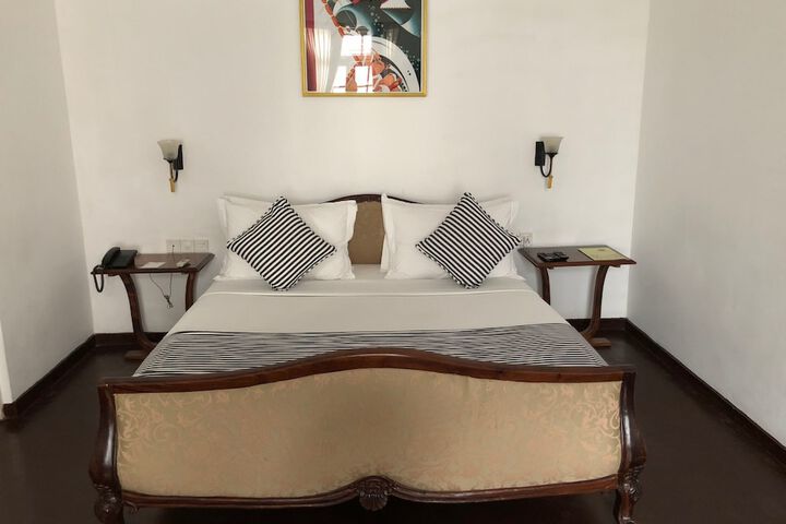 Room 9 of 41
