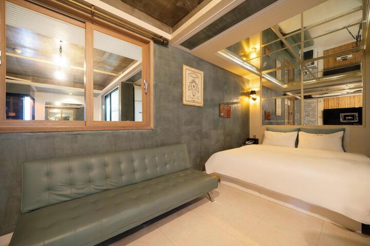 Room 45 of 74
