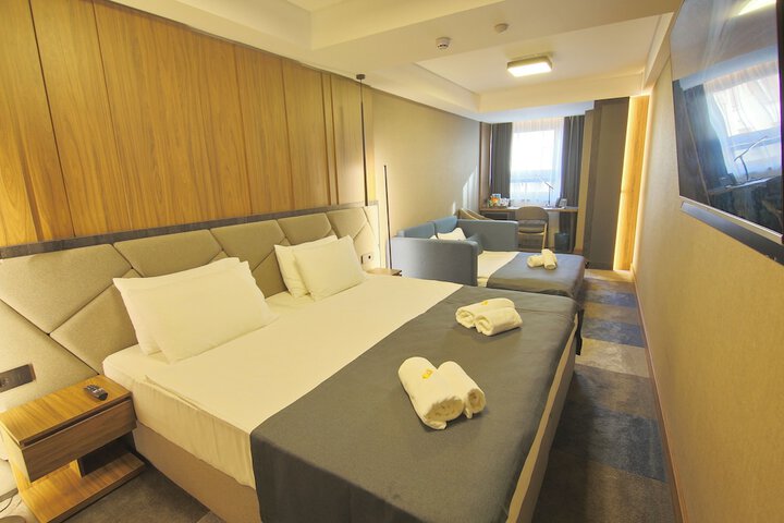 Room 28 of 100