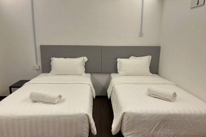 Room 36 of 80