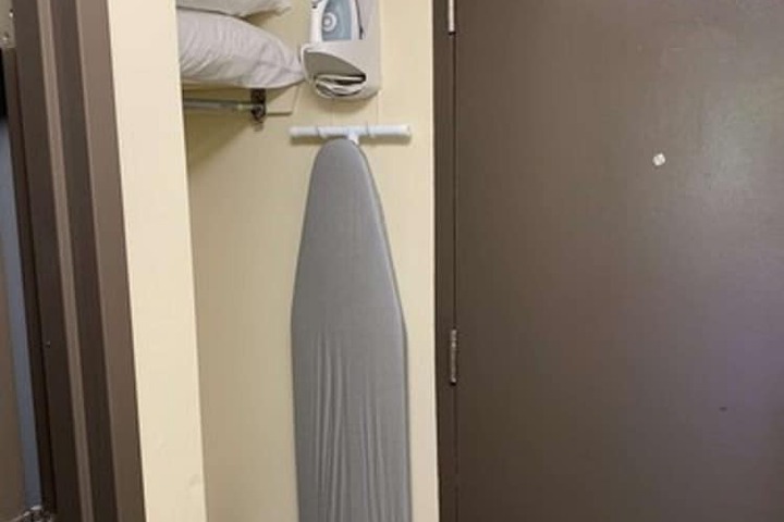 Room 4 of 25