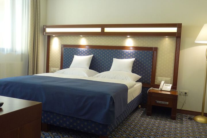 Room 25 of 51