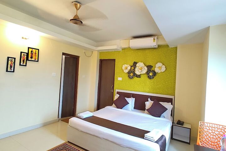 Room 13 of 29