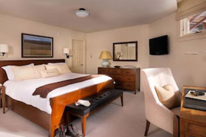 Room 40 of 279