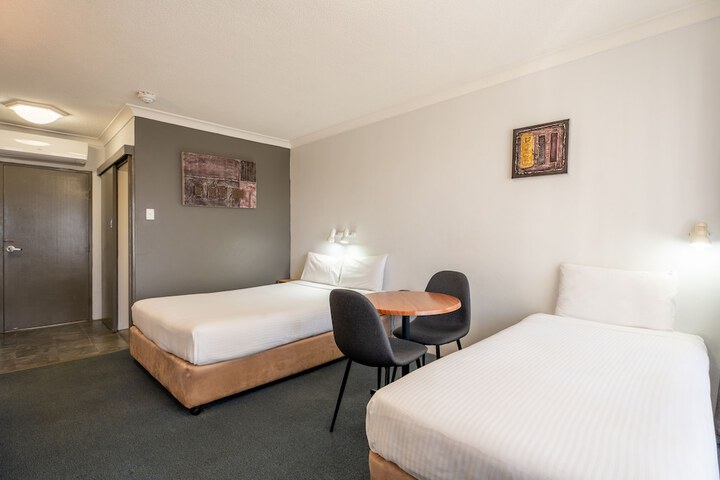 Room 12 of 66