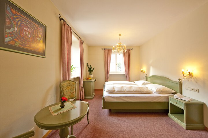 Room 4 of 41