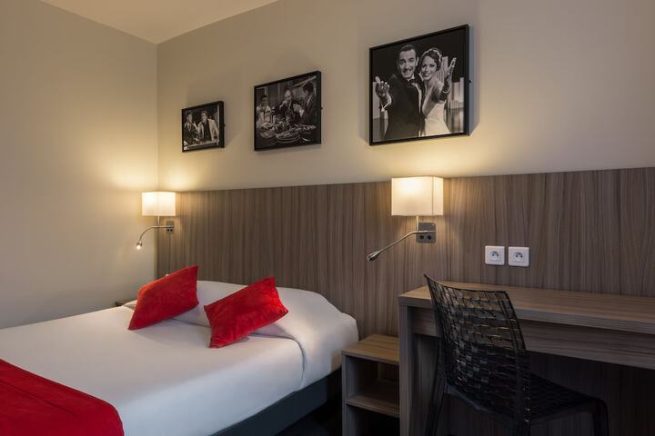 Room 8 of 31