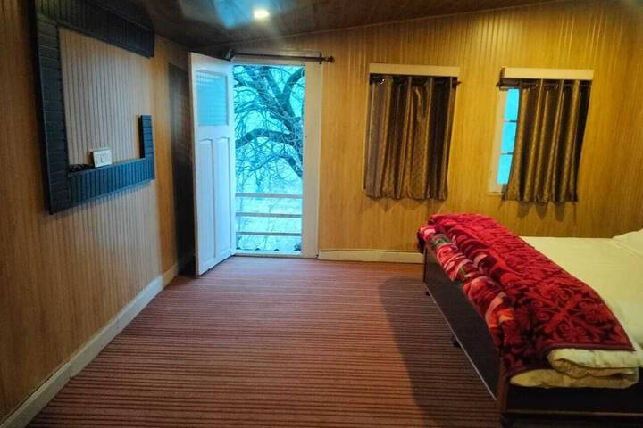Room 16 of 82