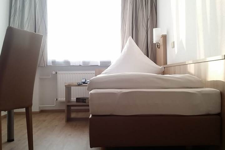 Room 4 of 31