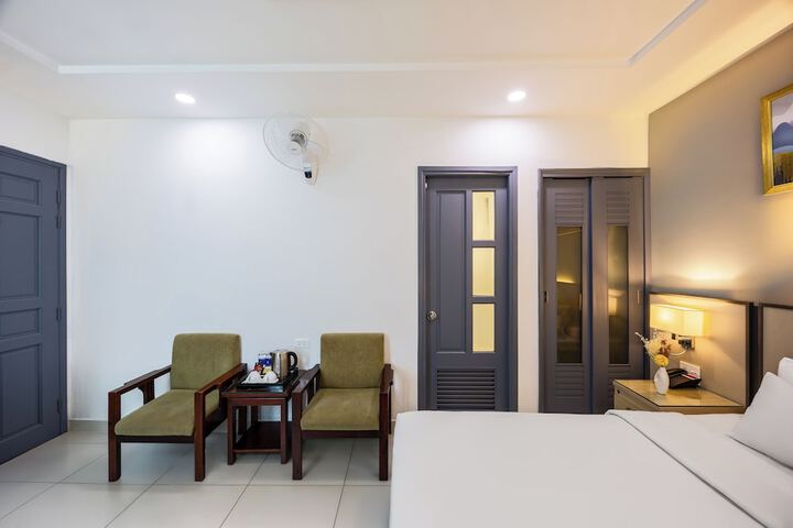 Room 10 of 21