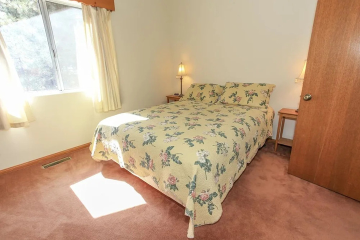 Room 3 of 16