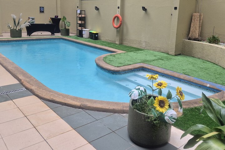 Hotel Pool