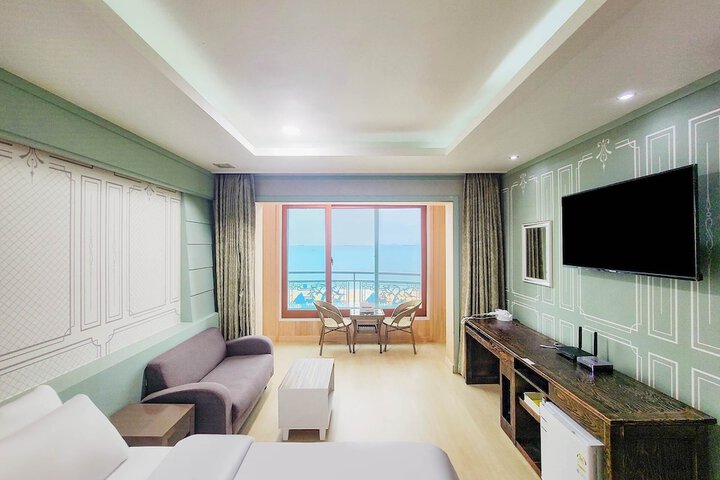 Room 3 of 47