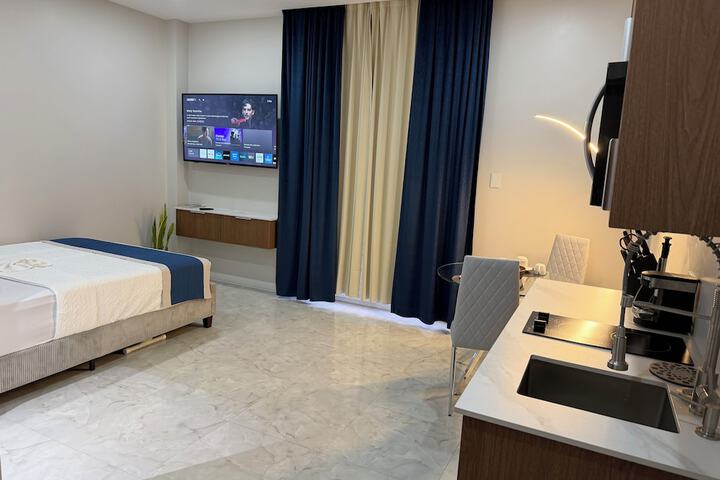 Room 7 of 16