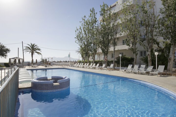 Pools & Facilities