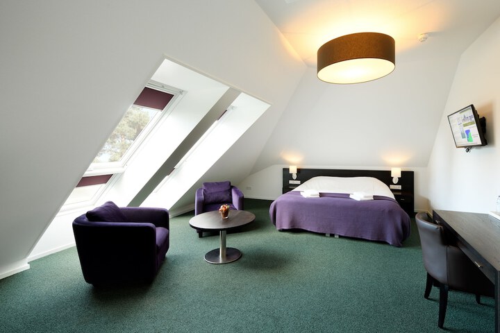 Room 4 of 47