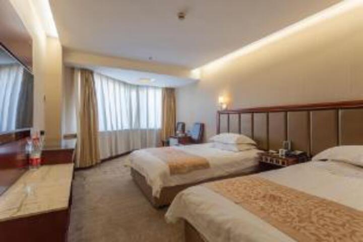 Room 9 of 10