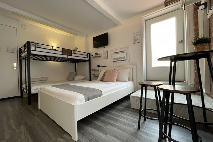 Room 100 of 236