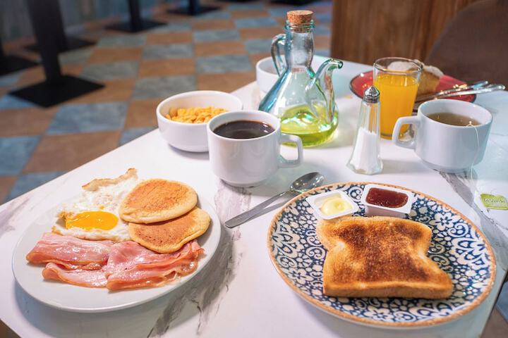Breakfast meal