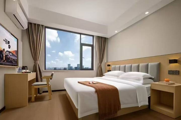 Room 18 of 27