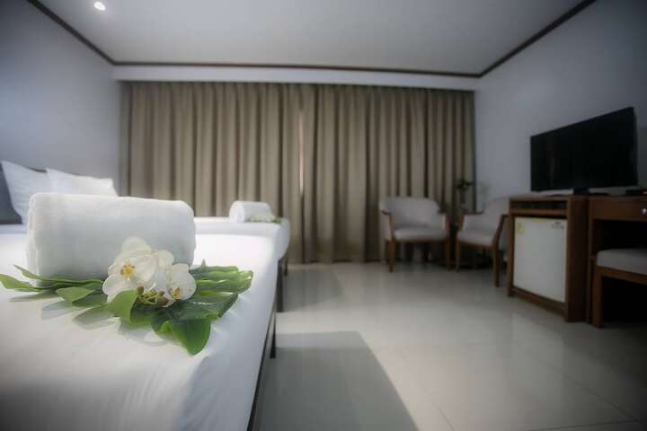 Room 75 of 143