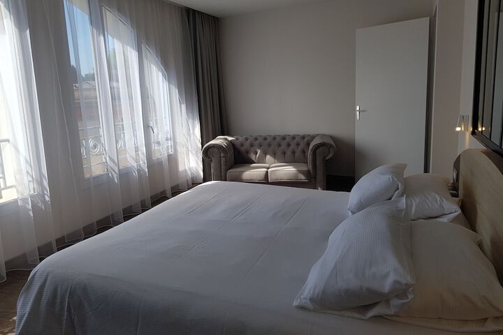 Room 25 of 103