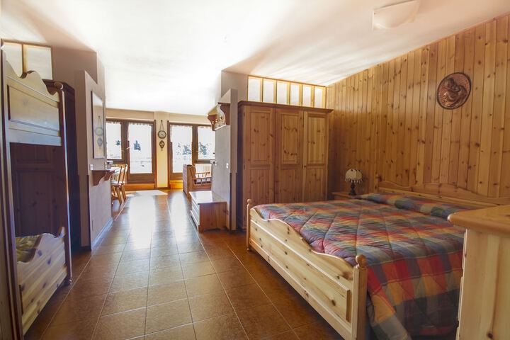 Room 10 of 63