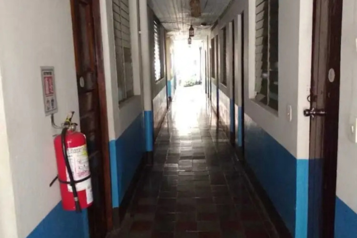 Room 9 of 14