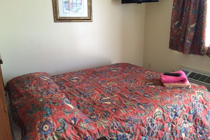 Room 4 of 41