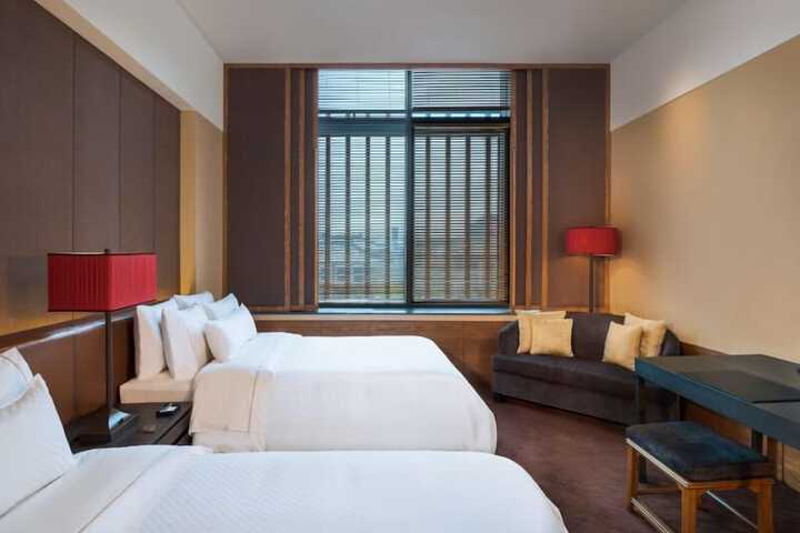 Room 17 of 65